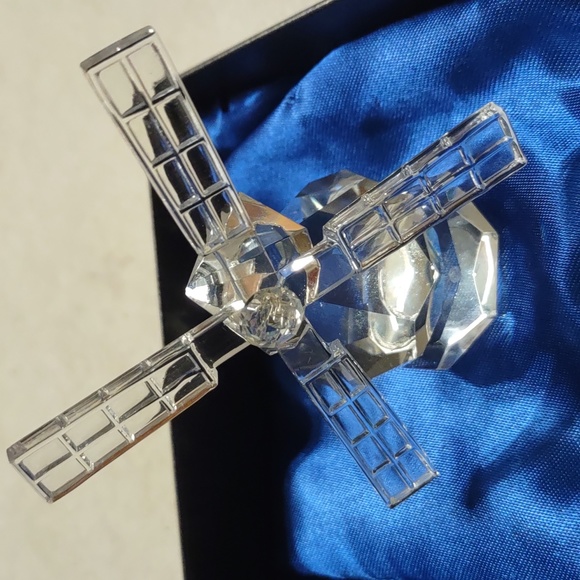 Crystal Marked NC. " Not Swarovski." Windmill. - Picture 3 of 12